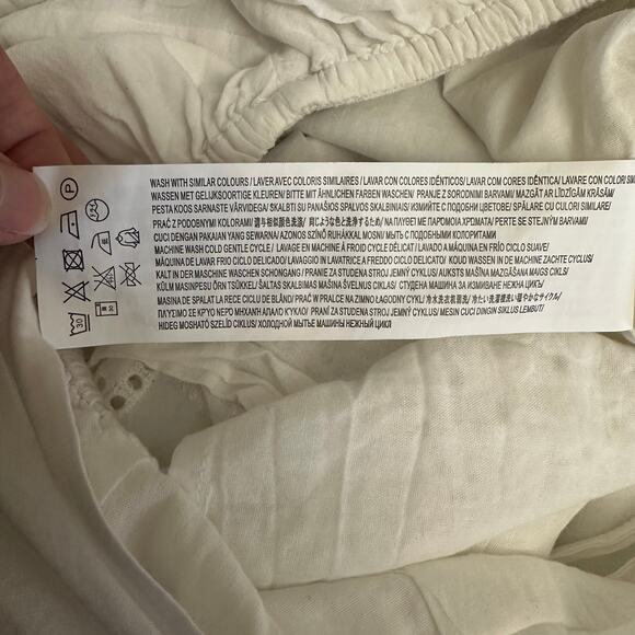 MINKPINK White Eyelet Embroidered Romper XS Boho Romantic Lace Scallop Hem - Picture 13 of 14